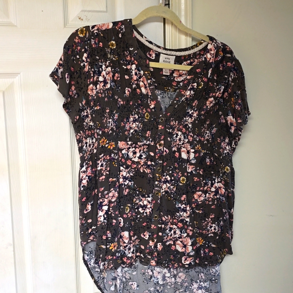 Very cute ,flowy, smocked top